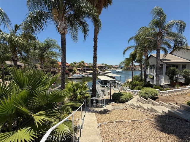24150 Cruise Circle Drive, Canyon Lake CA: https://media.crmls.org/medias/401cc76b-dcf1-40f8-b7fd-df96d9f03537.jpg