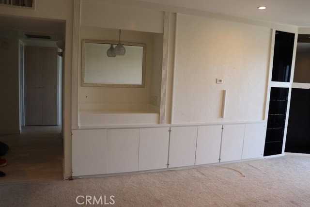 2385 Roscomare Road, Bel Air CA: https://media.crmls.org/medias/401d0b5e-902b-4afc-8250-d43f61c3dfa2.jpg
