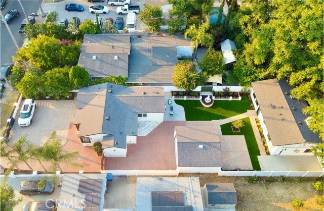 7538 Remmet Avenue, Canoga Park CA: https://media.crmls.org/medias/401d4ad6-1f6d-4c33-9c75-fc085de58b9c.jpg
