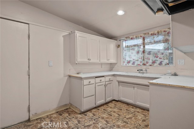 Detail Gallery Image 8 of 21 For 2934 Sumner Ave, Pomona,  CA 91767 - 3 Beds | 1 Baths