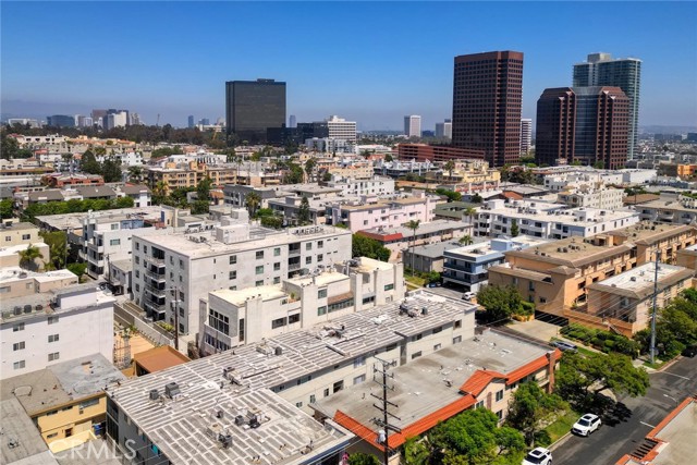 Detail Gallery Image 57 of 57 For 11845 Mayfield Ave #303,  Los Angeles,  CA 90049 - 2 Beds | 2/1 Baths