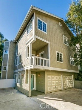 724 9TH, Hermosa Beach, California 90254, 4 Bedrooms Bedrooms, ,2 BathroomsBathrooms,Residential,Sold,9TH,SB19071398