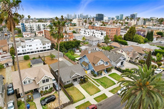 142 S Ardmore Avenue, Los Angeles CA: https://media.crmls.org/medias/40201740-fe74-41a2-8b35-b7847a2460a0.jpg