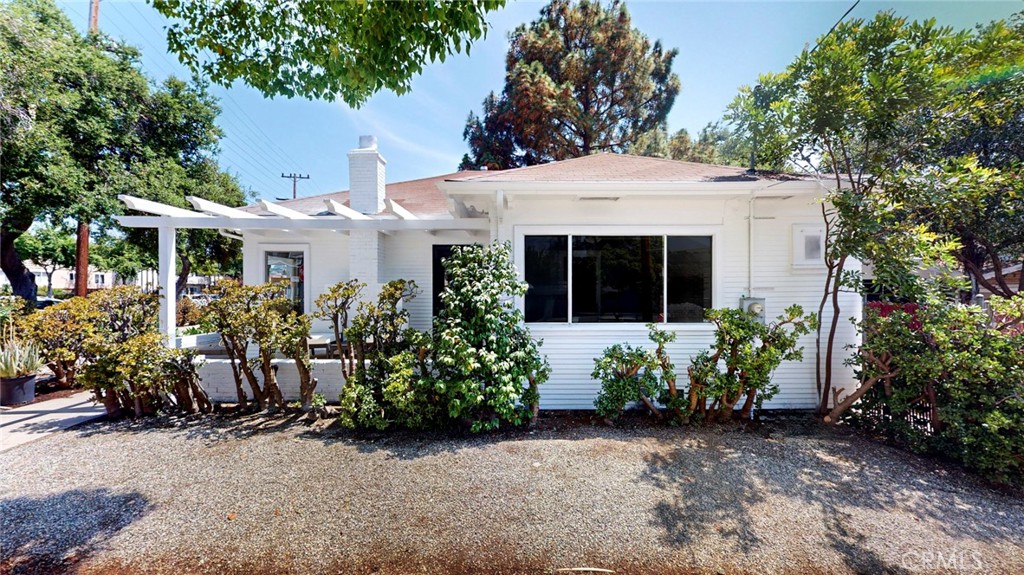 243 N Verdugo
