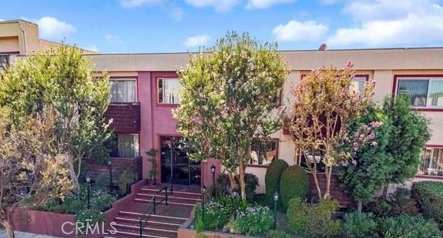 Photo of 5403 Newcastle #8, Encino, CA 91316