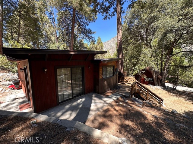 39455 Prospect Drive, Forest Falls CA: https://media.crmls.org/medias/40215c3e-a2db-437f-b43c-ed7239cb487f.jpg