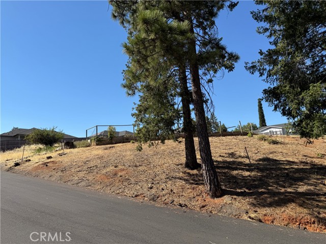 1933 Hillpark Lane, Paradise CA: https://media.crmls.org/medias/4021cb91-2af7-4193-aafb-546a930cb640.jpg