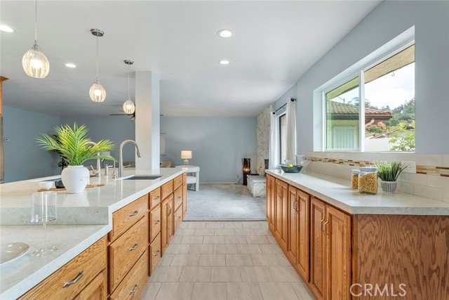 Detail Gallery Image 10 of 37 For 1330 via Christina, Vista,  CA 92084 - 3 Beds | 2 Baths