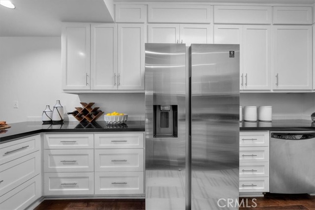1814 Thayer Avenue, Los Angeles CA: https://media.crmls.org/medias/4022a203-0b11-42dc-9c69-3199553896cf.jpg