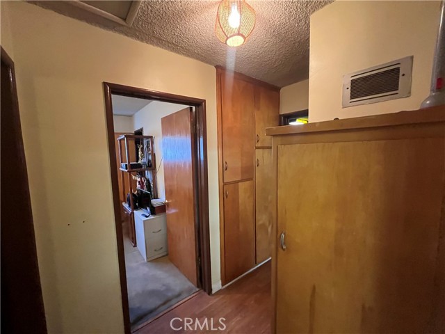 10842 Pine Street, Los Alamitos CA: https://media.crmls.org/medias/4022f4d7-95f3-47c1-88e4-11609d9ed1b1.jpg
