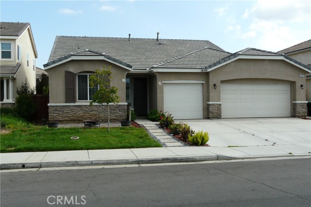 Detail Gallery Image 1 of 14 For 30087 Pine Needle Rd, Menifee,  CA 92585 - 3 Beds | 2 Baths