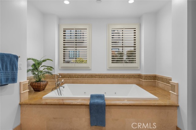 114 N Ardmore Avenue, Manhattan Beach CA: https://media.crmls.org/medias/40247588-1b78-49f6-9f88-46056ac3552e.jpg