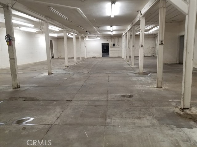 425 E 58th Street, Los Angeles, California 90011, ,Commercial Lease,For Rent,425 E 58th Street,CRAR23108717