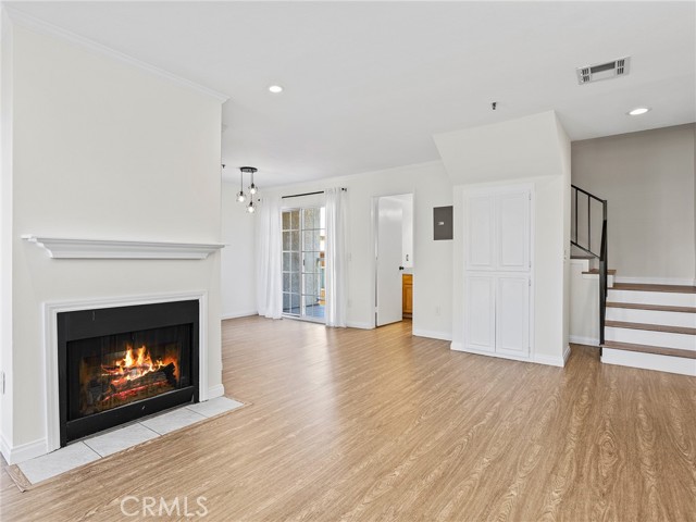 Detail Gallery Image 12 of 38 For 1706 Grismer Ave #211,  Burbank,  CA 91504 - 2 Beds | 3 Baths
