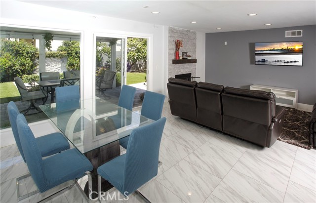 6051 Summerdale Drive, Huntington Beach CA: https://media.crmls.org/medias/40254f53-40d7-4d95-8329-39c118ae17a1.jpg