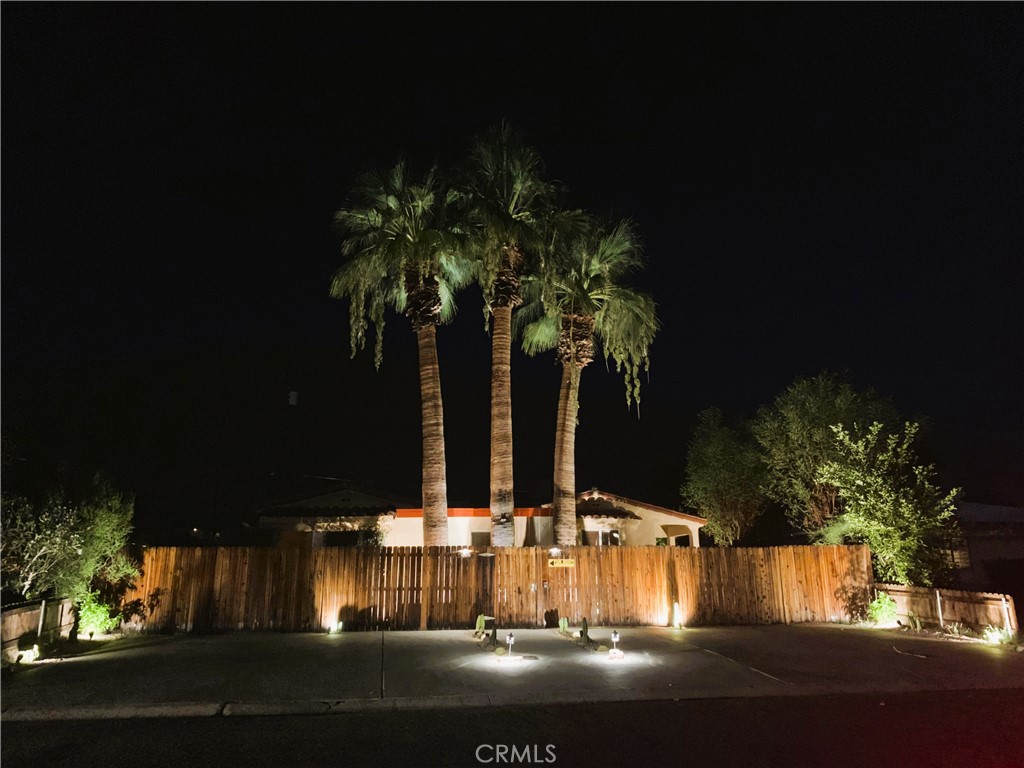 https://media.crmls.org/medias/40257ba5-bf08-48fa-adc2-926499a61fca.jpg?preset=X-Large
