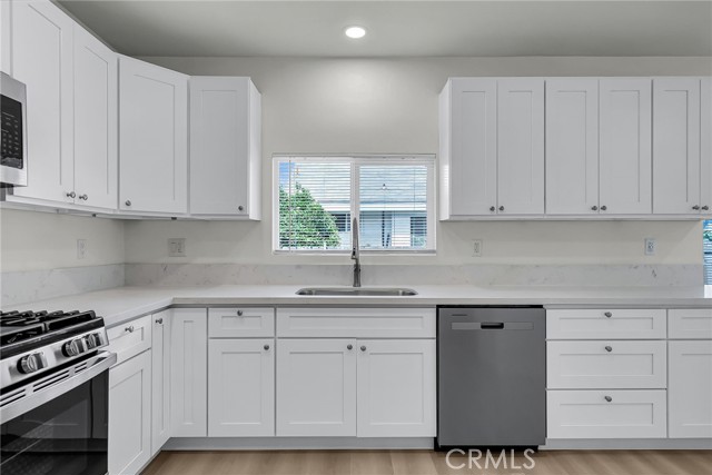 Detail Gallery Image 17 of 26 For 970 E 6th St, Pomona,  CA 91766 - 2 Beds | 2 Baths