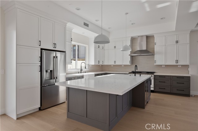 Detail Gallery Image 9 of 47 For 2100 Harriman Ln, Redondo Beach,  CA 90278 - 5 Beds | 4/1 Baths