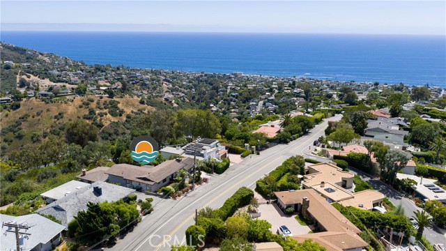 1961 Temple Hills Drive, Laguna Beach CA: https://media.crmls.org/medias/402782b1-9aa2-4461-9c00-27bfa98e545e.jpg