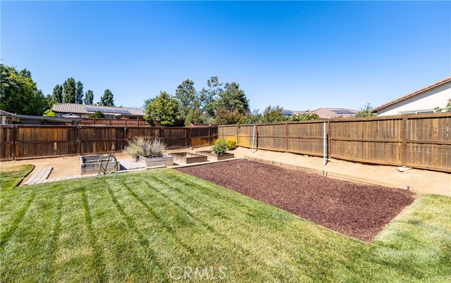 1244 Sea Lavender Lane, Beaumont CA: https://media.crmls.org/medias/4027cc49-5924-41c4-8268-af04627a7ba9.jpg