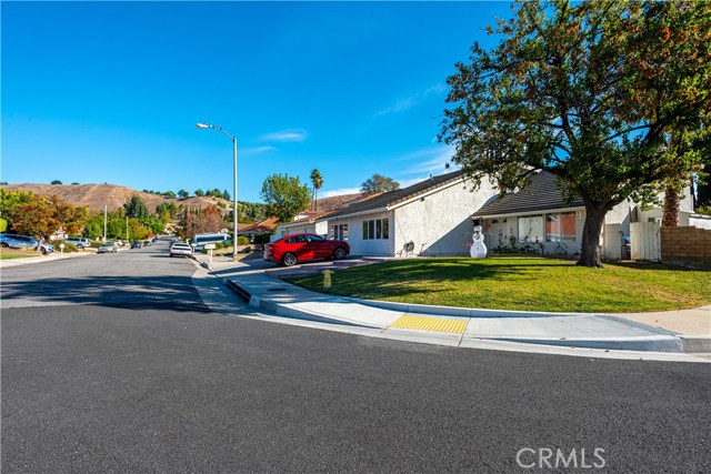 28766 Pisces Street, Agoura Hills CA: https://media.crmls.org/medias/4028099f-12ae-48ff-875f-63e0f3a08b35.jpg