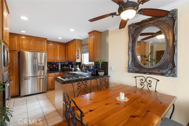 729 Longfellow Avenue, Hermosa Beach CA: https://media.crmls.org/medias/402814d2-c72c-4c5c-88e4-b0da33fcb22a.jpg