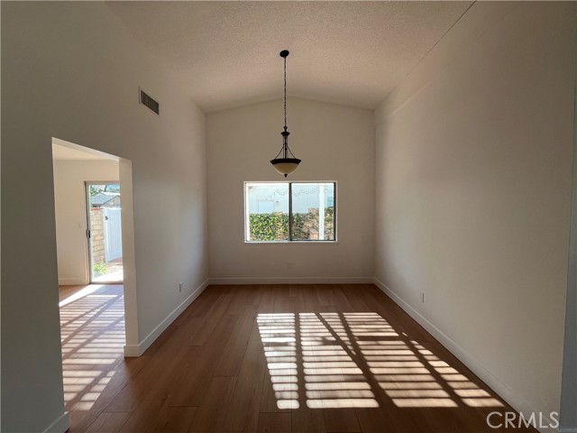 Detail Gallery Image 8 of 19 For 1847 Hilliard, Simi Valley,  CA 93063 - 3 Beds | 3 Baths