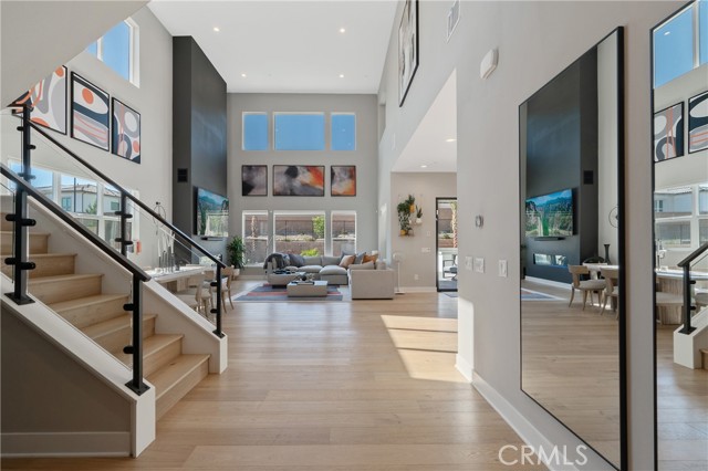Detail Gallery Image 4 of 30 For 20531 W Overlook Ct, Porter Ranch,  CA 91326 - 5 Beds | 4/1 Baths