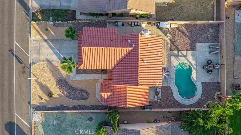 https://media.crmls.org/medias/4028844a-653b-49e6-8bfe-9438d9bb4231.jpg?preset=X-Large