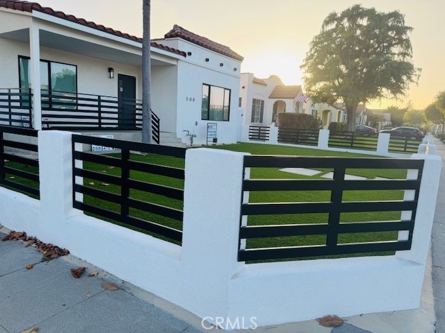 Detail Gallery Image 2 of 34 For 500 W Buckthorn St, Inglewood,  CA 90301 - – Beds | – Baths