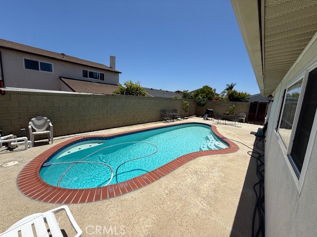 23510 Kentworthy Avenue, Harbor City CA: https://media.crmls.org/medias/4028d902-2486-49a9-9d88-485c8e1cd18e.jpg