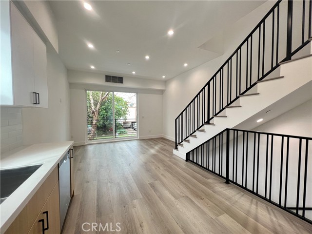5232 Tilden Avenue photo 6