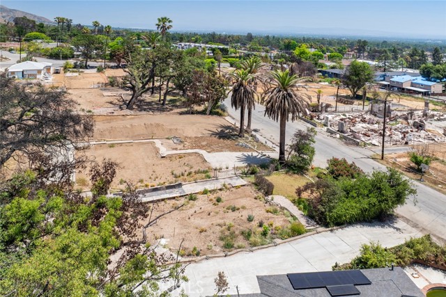 701 E Palm Street, Altadena CA: https://media.crmls.org/medias/402a9d21-318e-4314-ac77-6d19c1211190.jpg