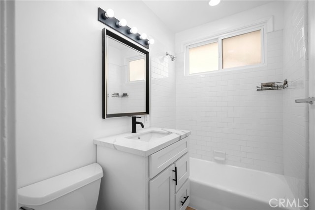 Detail Gallery Image 12 of 21 For 10230 Silverton #2,  Tujunga,  CA 91042 - 1 Beds | 1 Baths