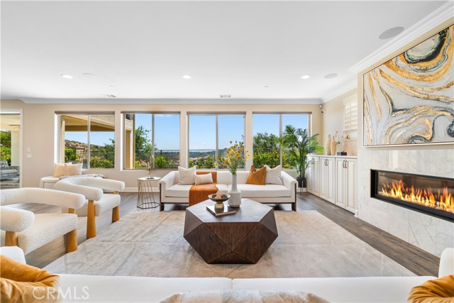 16389 Viewcrest Road, Chino Hills CA: https://media.crmls.org/medias/402bf317-ad2a-4dbc-ae14-4a1c678e005d.jpg