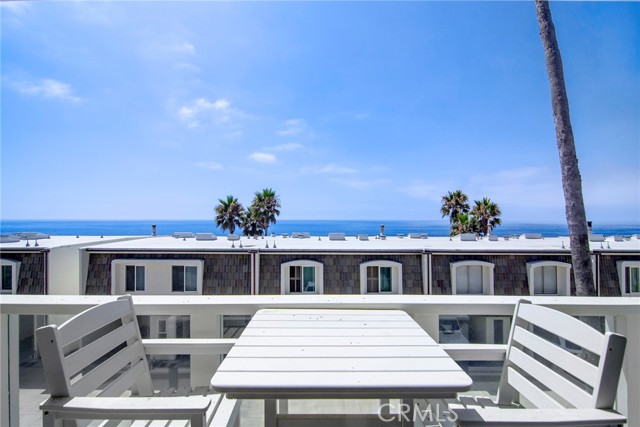 Detail Gallery Image 12 of 20 For 11952 E Whalers Ln, Malibu,  CA 90265 - 2 Beds | 3 Baths