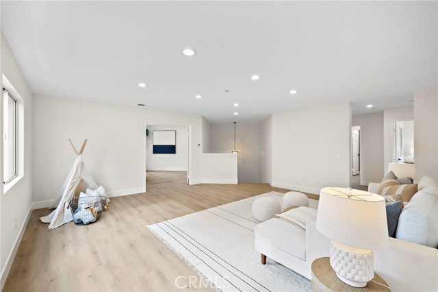 Detail Gallery Image 36 of 62 For 17 Rhode Island, Irvine,  CA 92606 - 5 Beds | 3 Baths