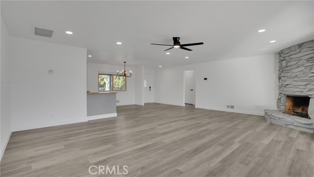 Image 9 of 28 For 2060 Loyola Way