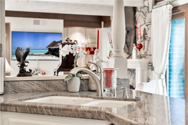 Detail Gallery Image 10 of 34 For 5504 E Crest De Ville Ave, Orange,  CA 92867 - 3 Beds | 2/1 Baths
