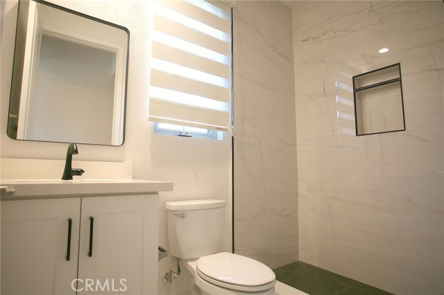 Detail Gallery Image 10 of 31 For 204 Sutters, Irvine,  CA 92602 - 4 Beds | 4/1 Baths