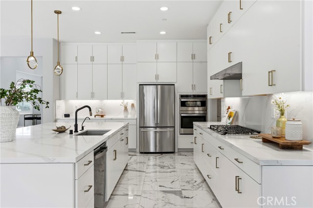 Detail Gallery Image 20 of 75 For 17721 Ridgeline Ct, Saugus,  CA 91350 - 4 Beds | 4 Baths