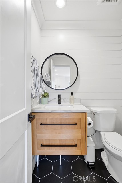 Image 21 of 43 For 20082 Gothic Circle