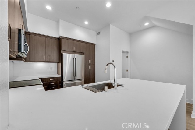 Detail Gallery Image 10 of 29 For 359 E Broadway, Long Beach,  CA 90802 - 2 Beds | 2/1 Baths