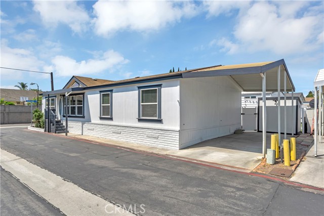 Detail Gallery Image 5 of 44 For 209 Road Runner Ln, Fountain Valley,  CA 92708 - 3 Beds | 2 Baths