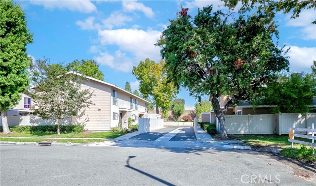 13548 VILLAGE DR #3/4, Cerritos CA: https://media.crmls.org/medias/40353f7b-d635-41bf-83dd-144f0fd40d0b.jpg