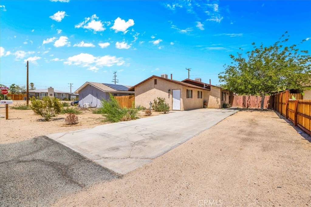 6413 Smoketree Avenue
