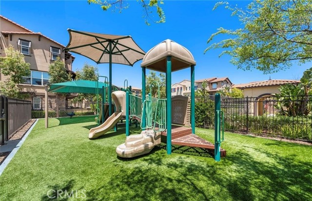 Detail Gallery Image 3 of 6 For 108 Aliso Ridge Loop, Mission Viejo,  CA 92691 - 4 Beds | 3/1 Baths