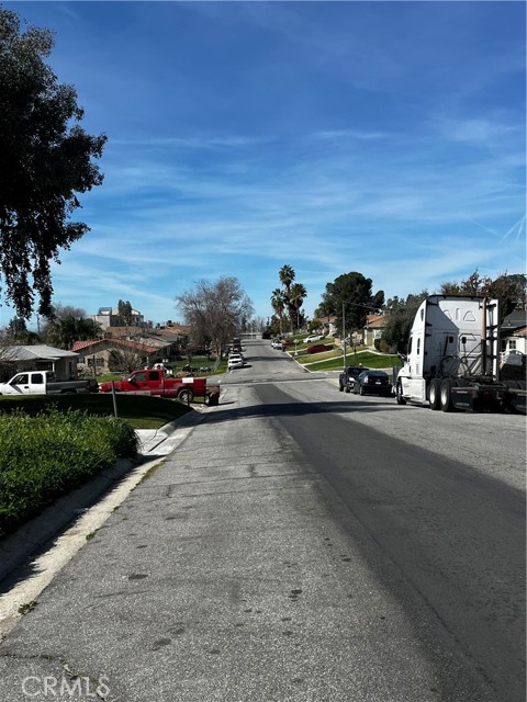 Detail Gallery Image 8 of 8 For 2417 Edwards, Bakersfield,  CA 93306 - 2 Beds | 1 Baths