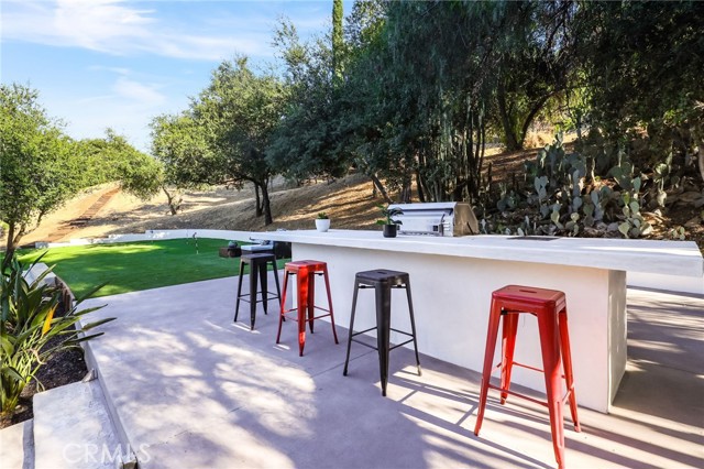 9425 Gierson Avenue, Chatsworth CA: https://media.crmls.org/medias/4035c97d-d13e-4b95-9bc6-1bb758b176fc.jpg