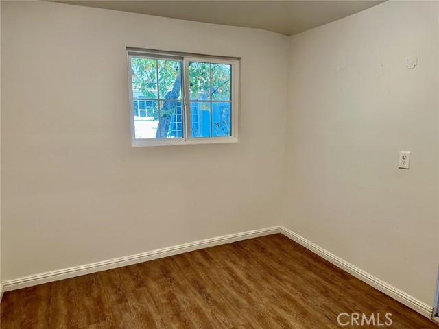 Detail Gallery Image 29 of 41 For 4515 Sherman Oaks Ave, Sherman Oaks,  CA 91403 - 3 Beds | 2/1 Baths